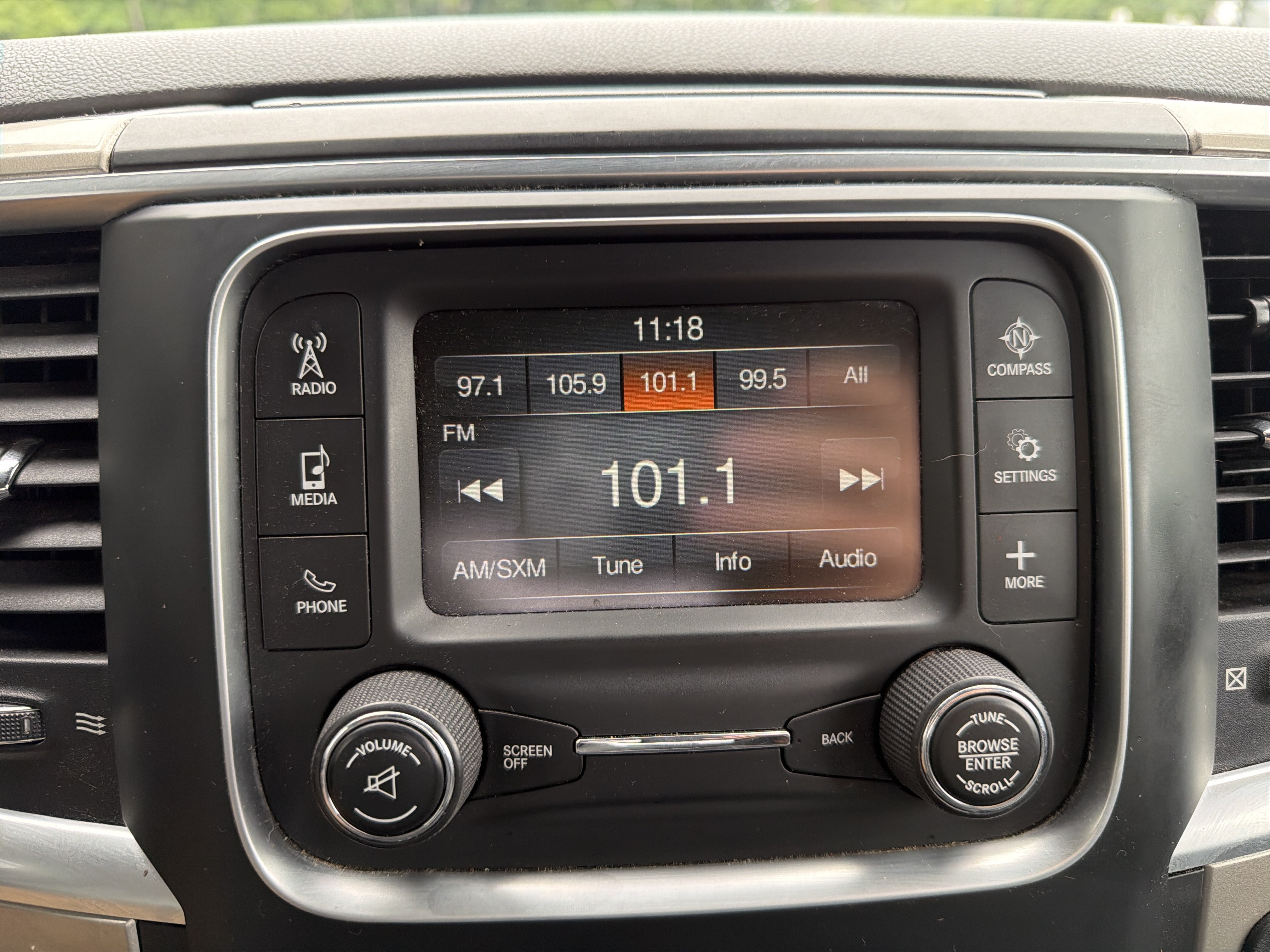 Used 2015 RAM 2500 SLT AWD/4WD image 18