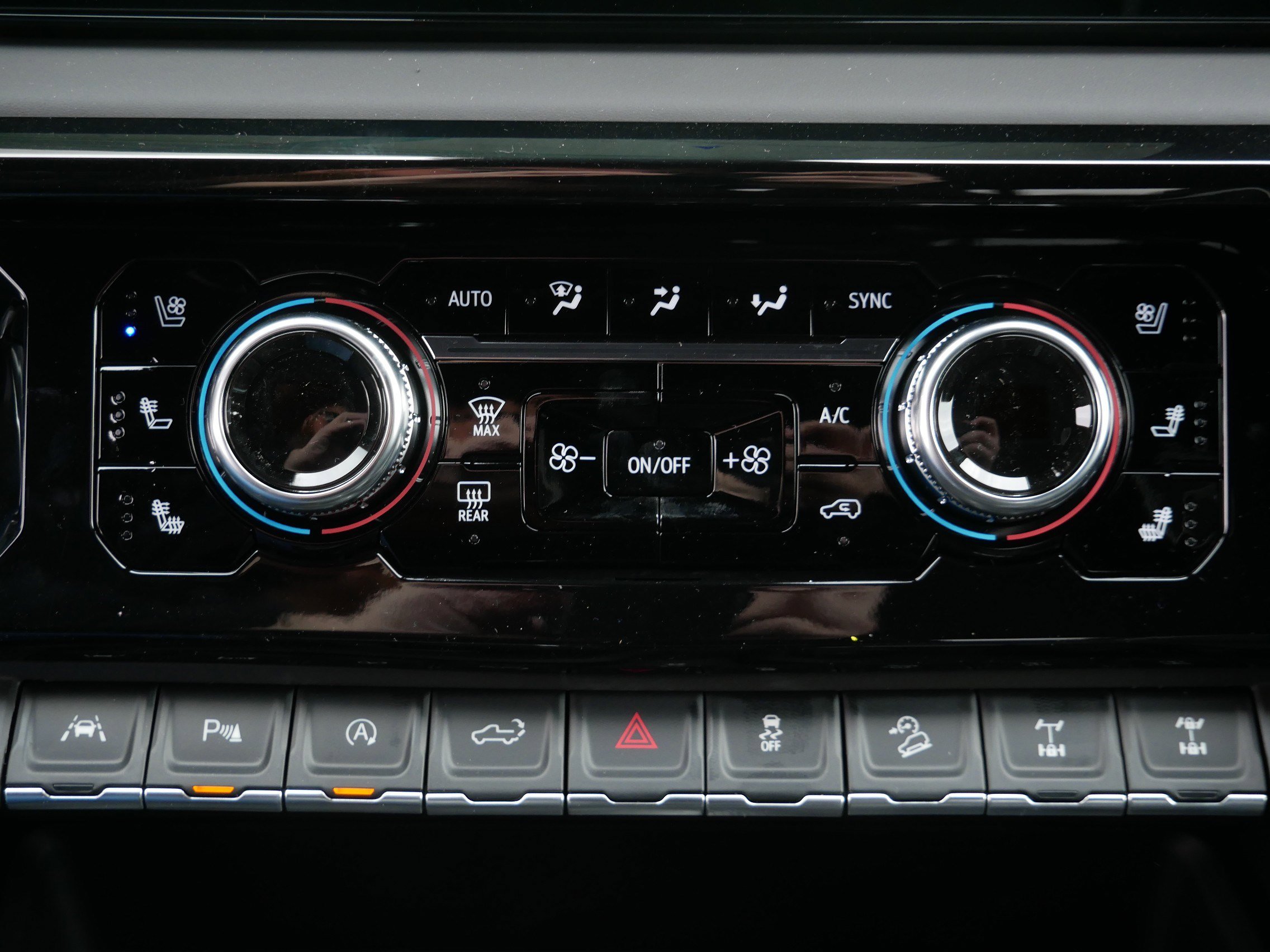 New 2026 GMC Sierra 1500 AT4X AWD/4WD image 8