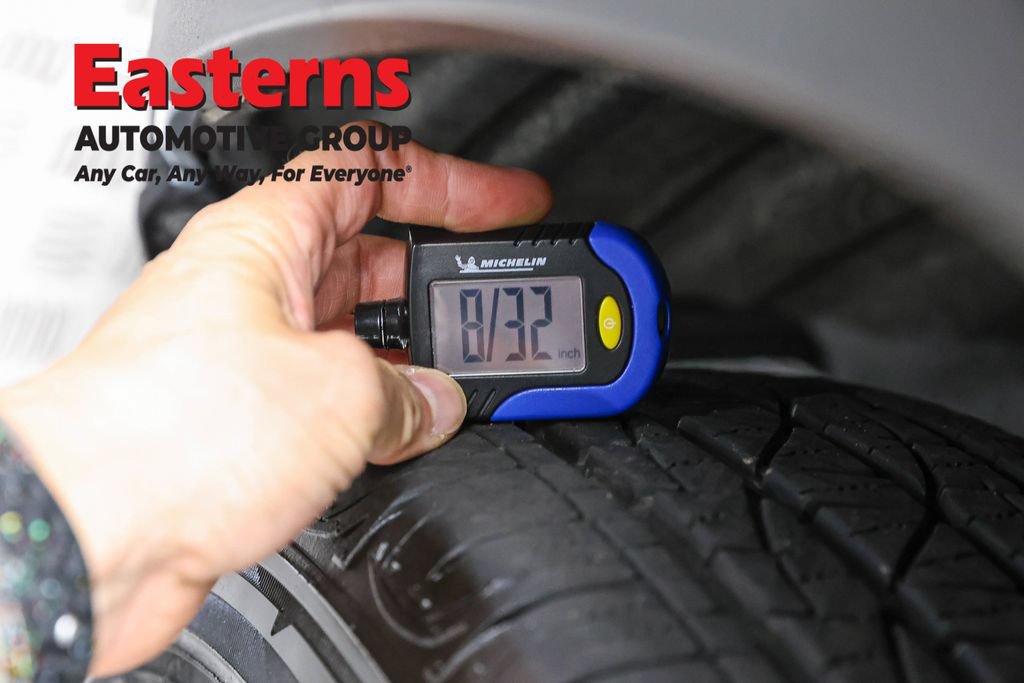 Used 2022 Toyota RAV4 LE AWD/4WD image 27