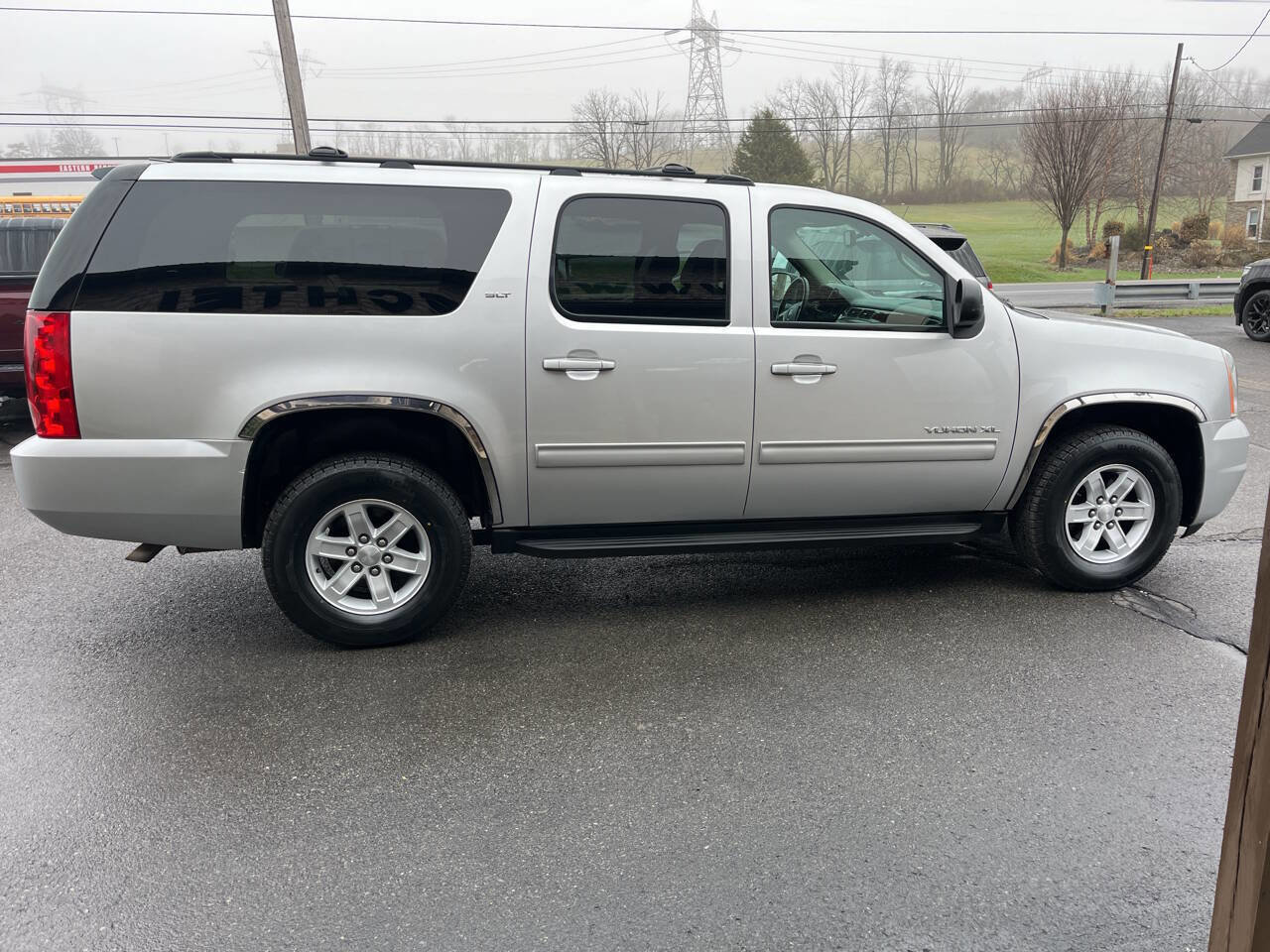 Used 2014 GMC Yukon XL SLT AWD/4WD image 5
