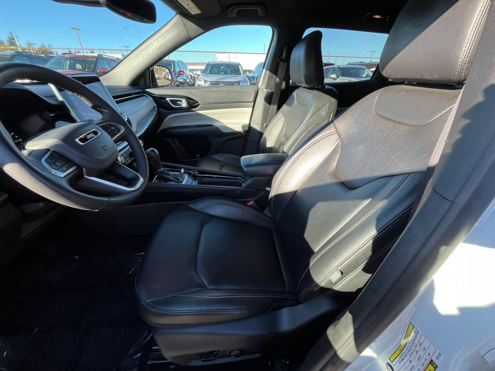 Used 2025 Jeep Compass Limited AWD/4WD image 27