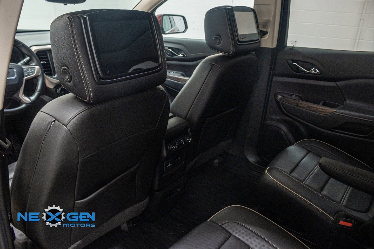 Used 2020 GMC Acadia Denali w/ Denali Ultimate Package image 24