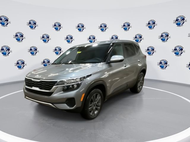 Certified 2023 Kia Seltos LX image 4