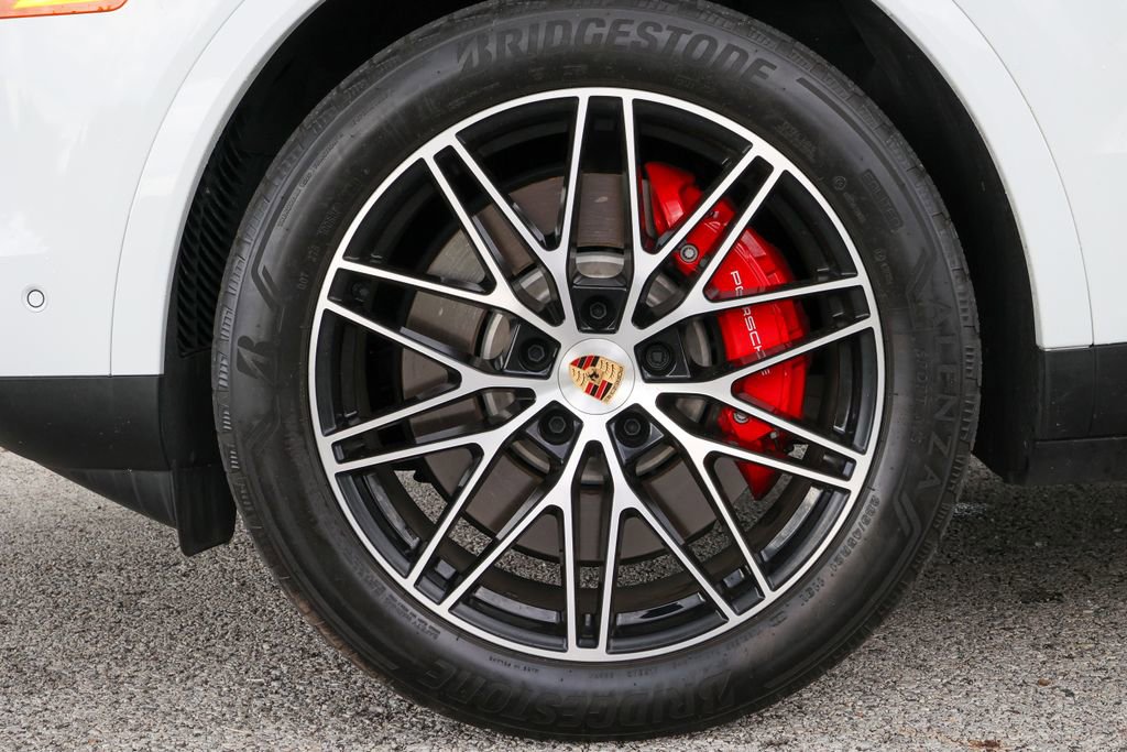 Certified 2025 Porsche Cayenne S AWD/4WD image 34