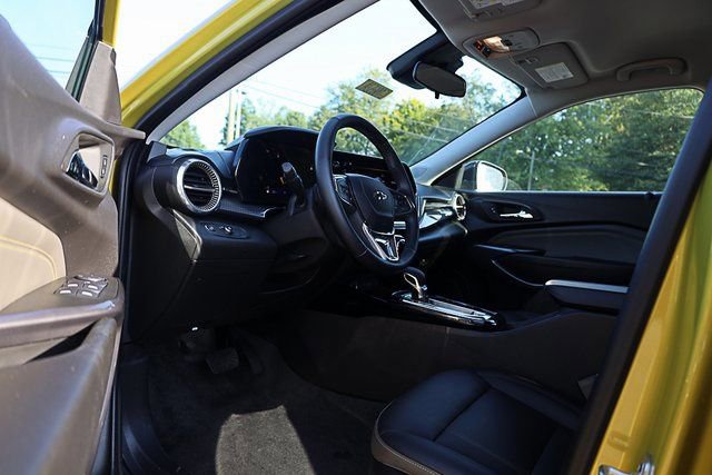 Used 2025 Chevrolet Trax ACTIV image 14