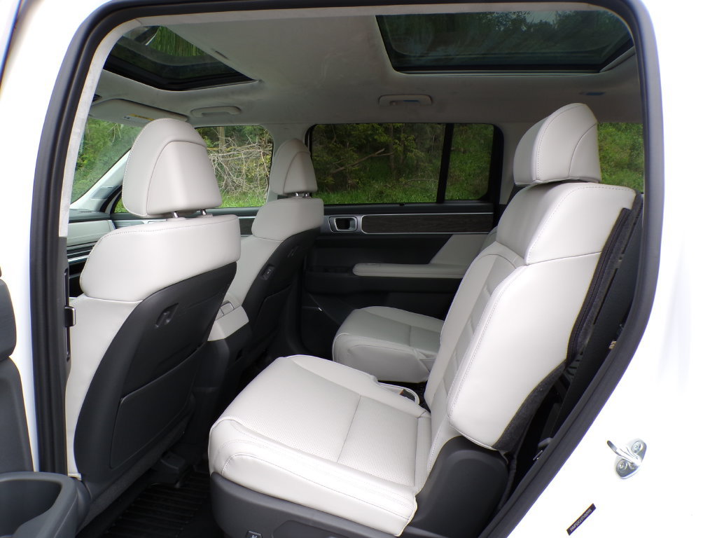 New 2026 Hyundai Santa Fe Calligraphy AWD/4WD image 18