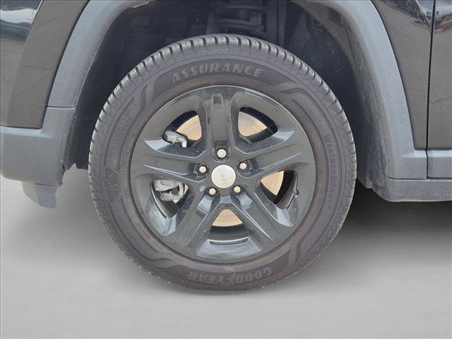 Used 2023 Jeep Compass Latitude AWD/4WD image 23
