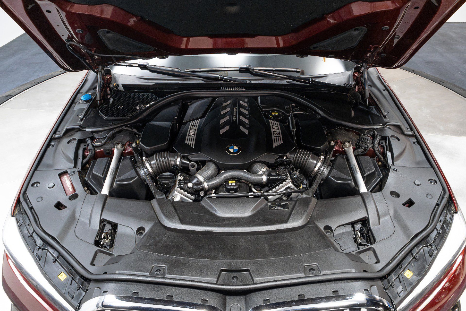 Used 2020 BMW 750i xDrive w/ Executive Package image 40