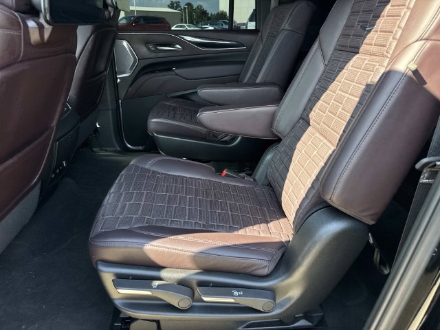 Certified 2024 Cadillac Escalade ESV Sport Platinum w/ LPO, ONYX Package AWD/4WD image 17