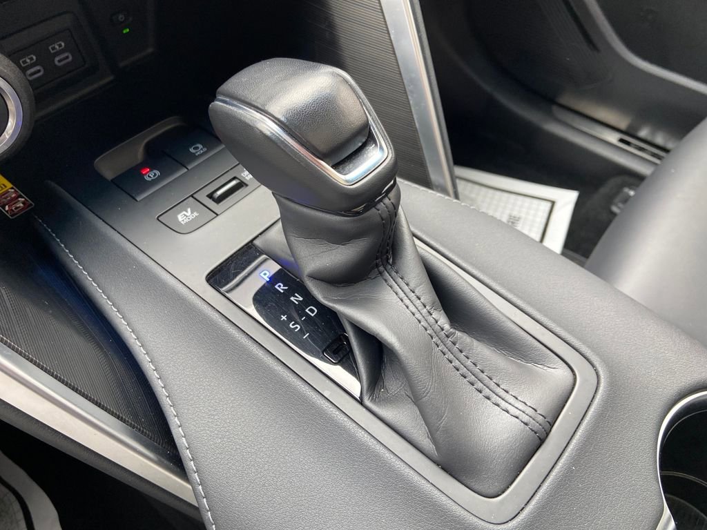 Used 2023 Toyota Venza Nightshade image 33