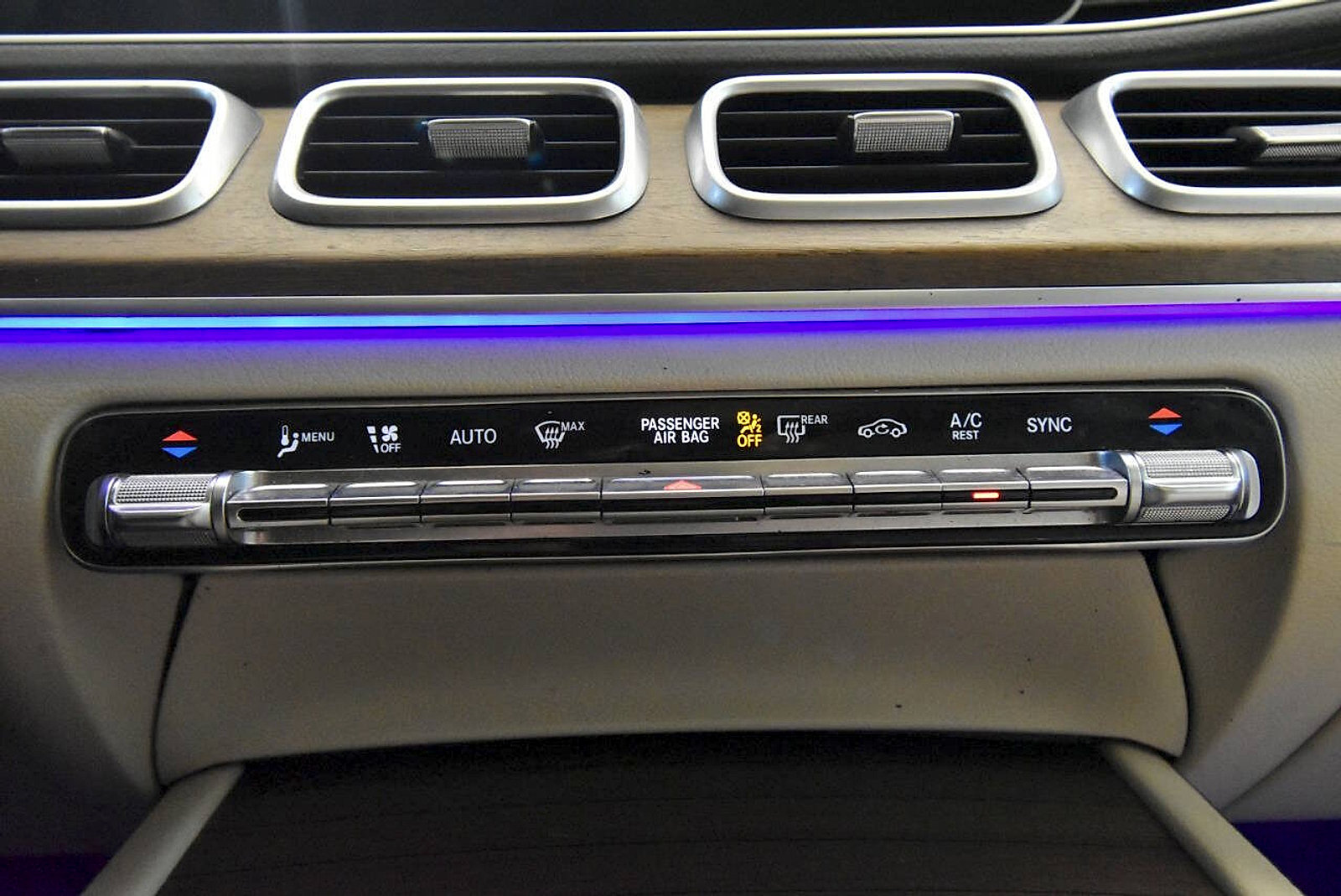 Used 2021 Mercedes-Benz GLS 450 4MATIC image 25