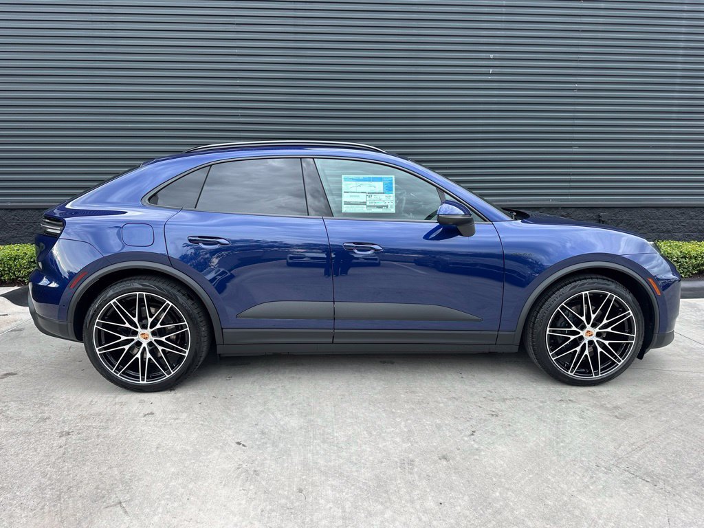 Used 2026 Porsche Macan Electric RWD image 10