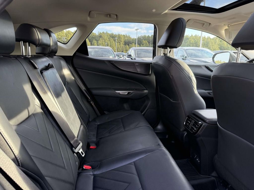 Used 2024 Lexus NX 300h AWD w/ Luxury Package image 17