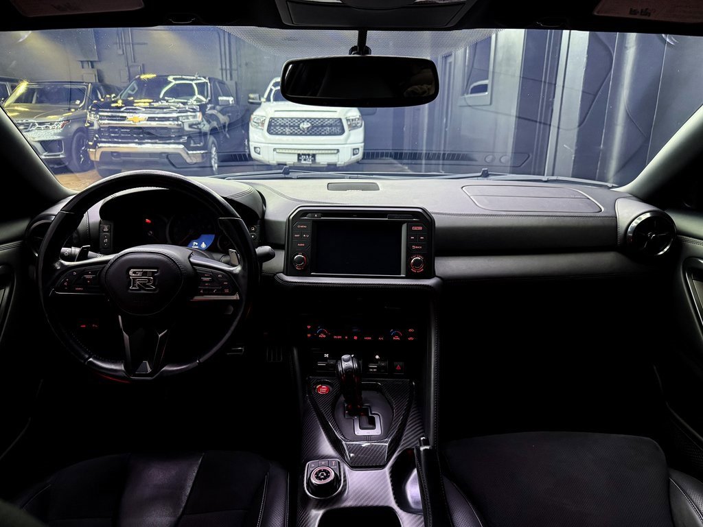 Used 2017 Nissan GT-R Premium image 20