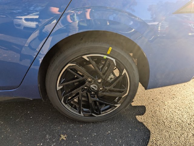 New 2027 Nissan Sentra SR w/ Floor Mat Package FWD image 23