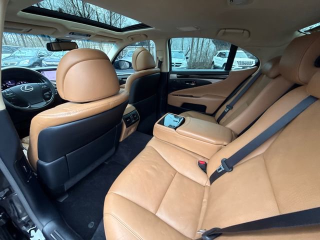 Used 2013 Lexus LS 460 AWD w/ Comfort Pkg image 36