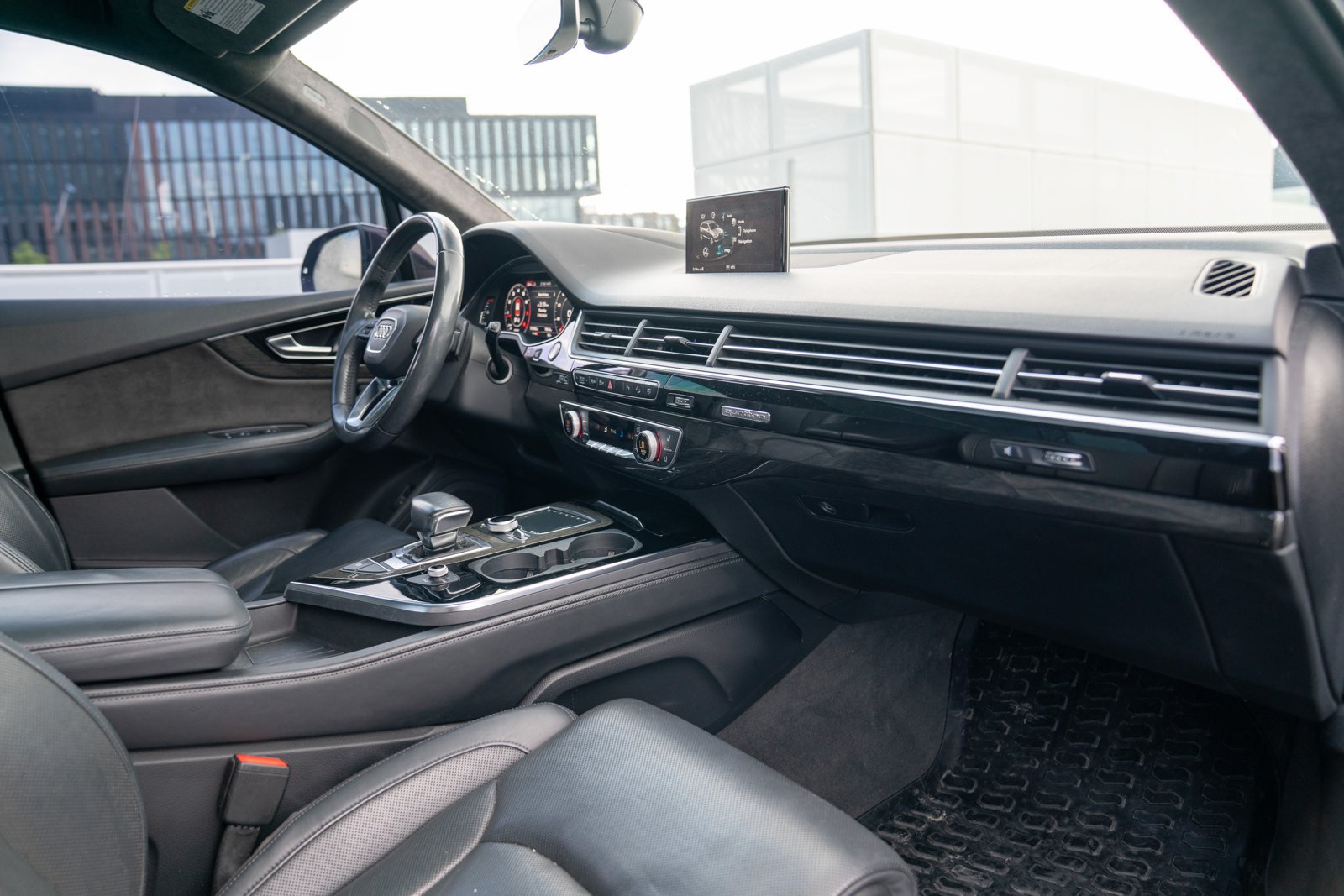 Used 2018 Audi Q7 3.0T Prestige w/ Prestige Package AWD/4WD image 25