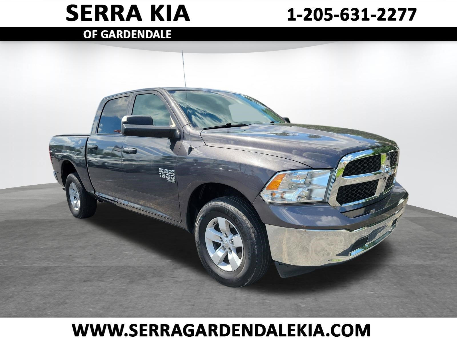 Used 2022 RAM 1500 Classic SLT w/ Electronics Group AWD/4WD image 1