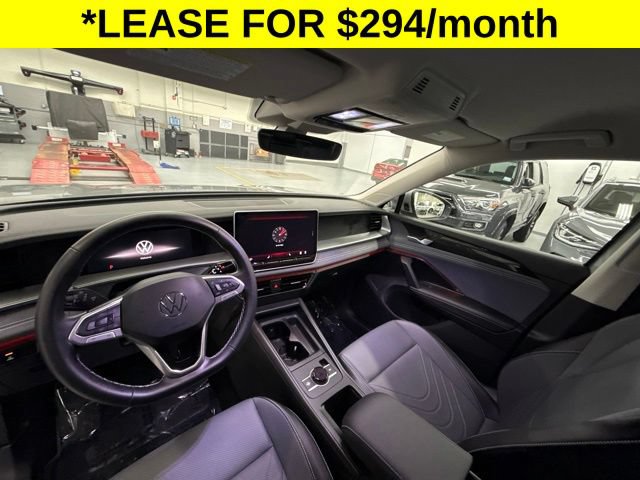 Used 2026 Volkswagen Tiguan SE AWD/4WD image 9