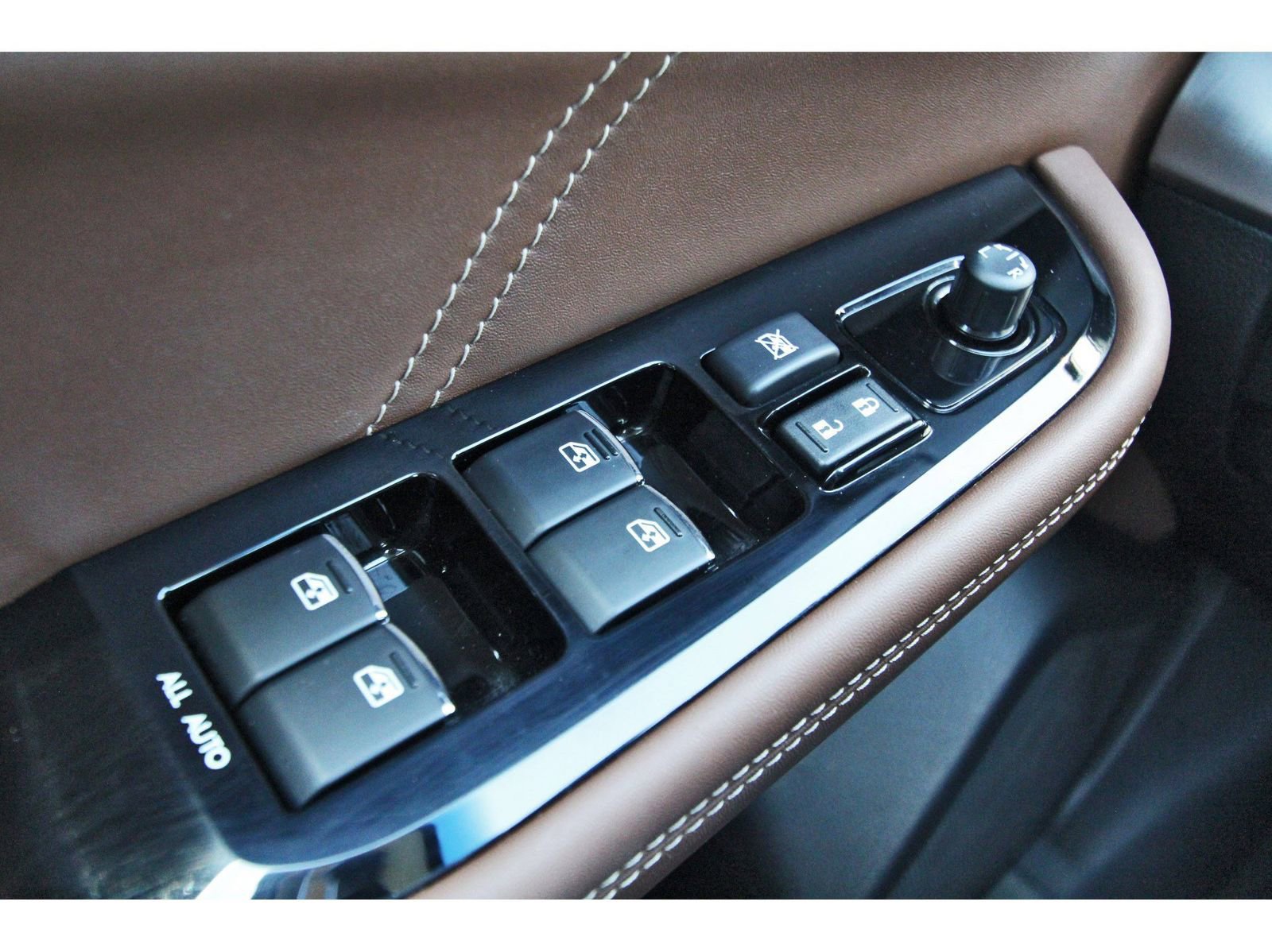Used 2018 Subaru Outback 2.5i Touring image 19