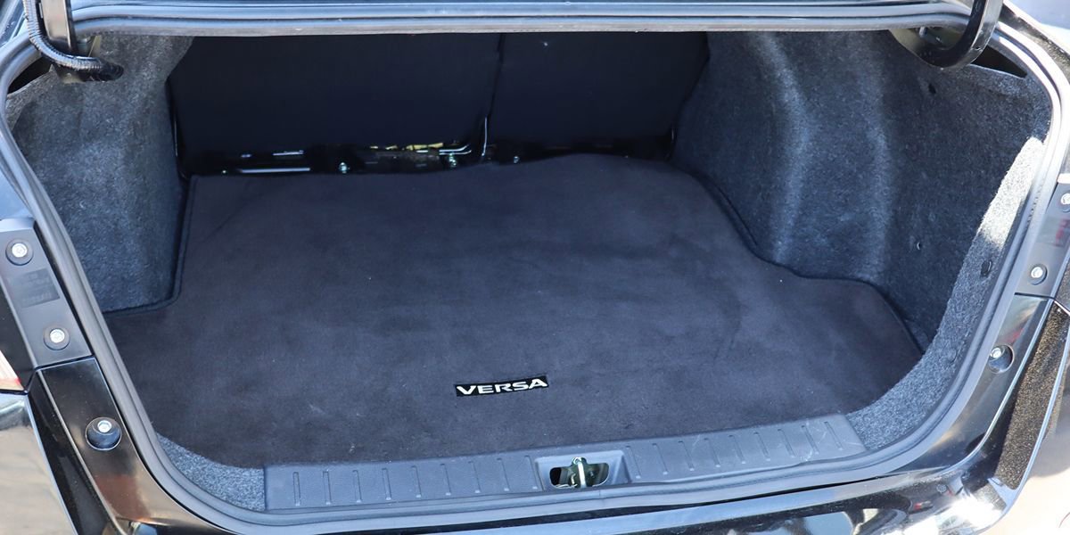 Used 2021 Nissan Versa SV FWD image 25