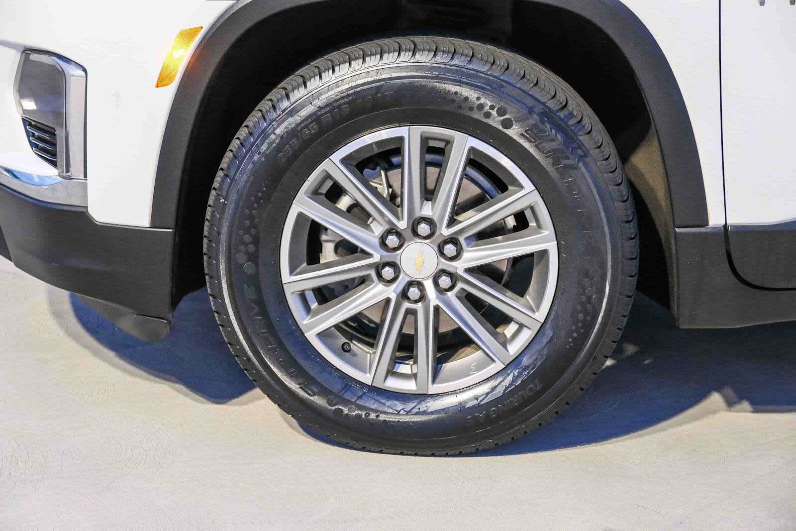 Used 2023 Chevrolet Traverse LT FWD image 10