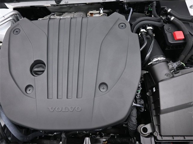Used 2024 Volvo V60 B5 Cross Country Plus image 36