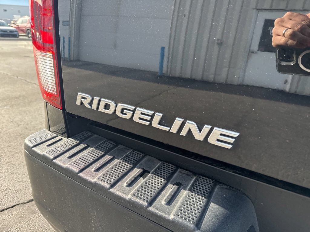 Used 2023 Honda Ridgeline Sport image 11