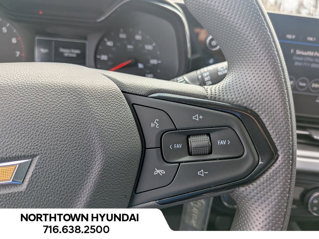 Used 2025 Chevrolet Trax LS image 23