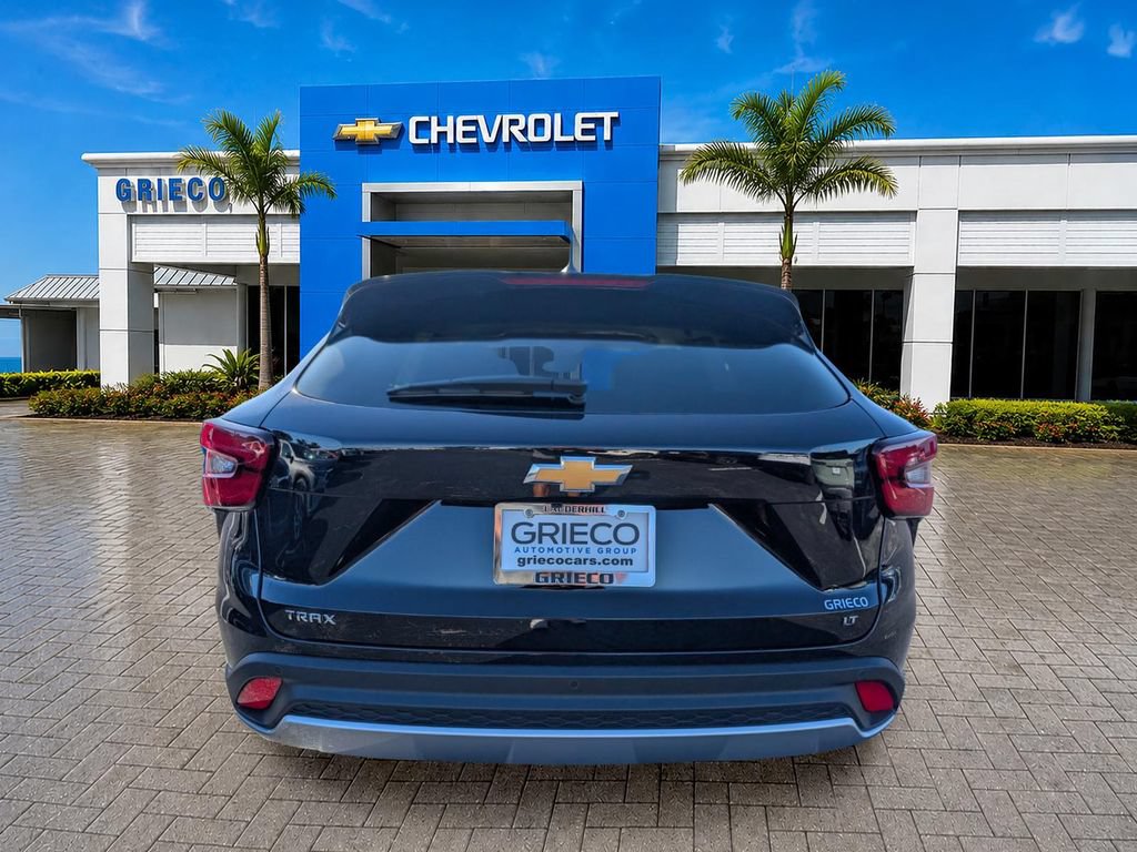 New 2026 Chevrolet Trax LT w/ Driver Confidence Package FWD image 8
