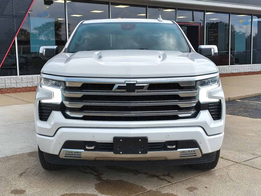 Used 2025 Chevrolet Silverado 1500 High Country AWD/4WD image 14