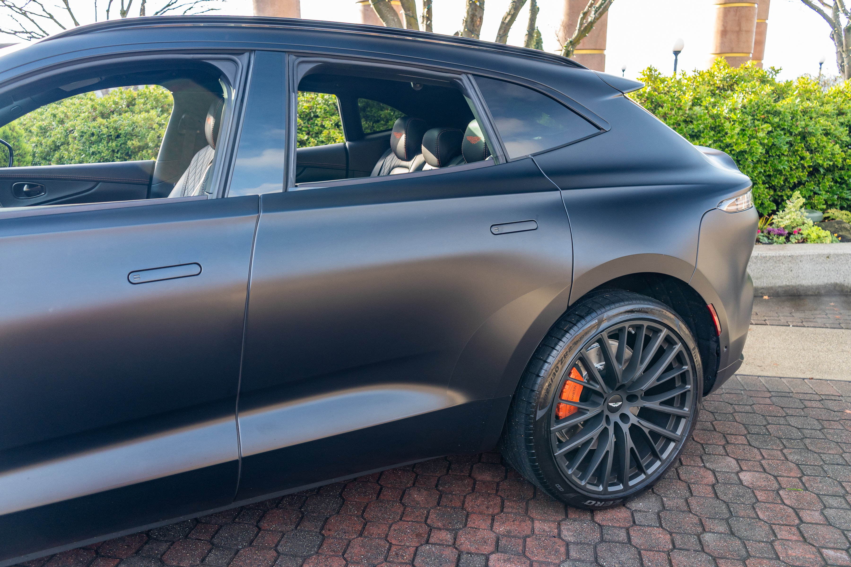 Used 2022 Aston Martin DBX image 49