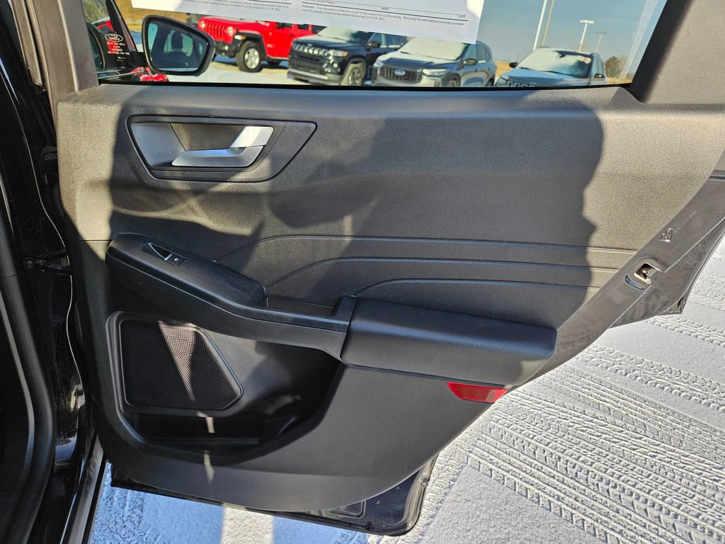Used 2024 Ford Escape Platinum image 31