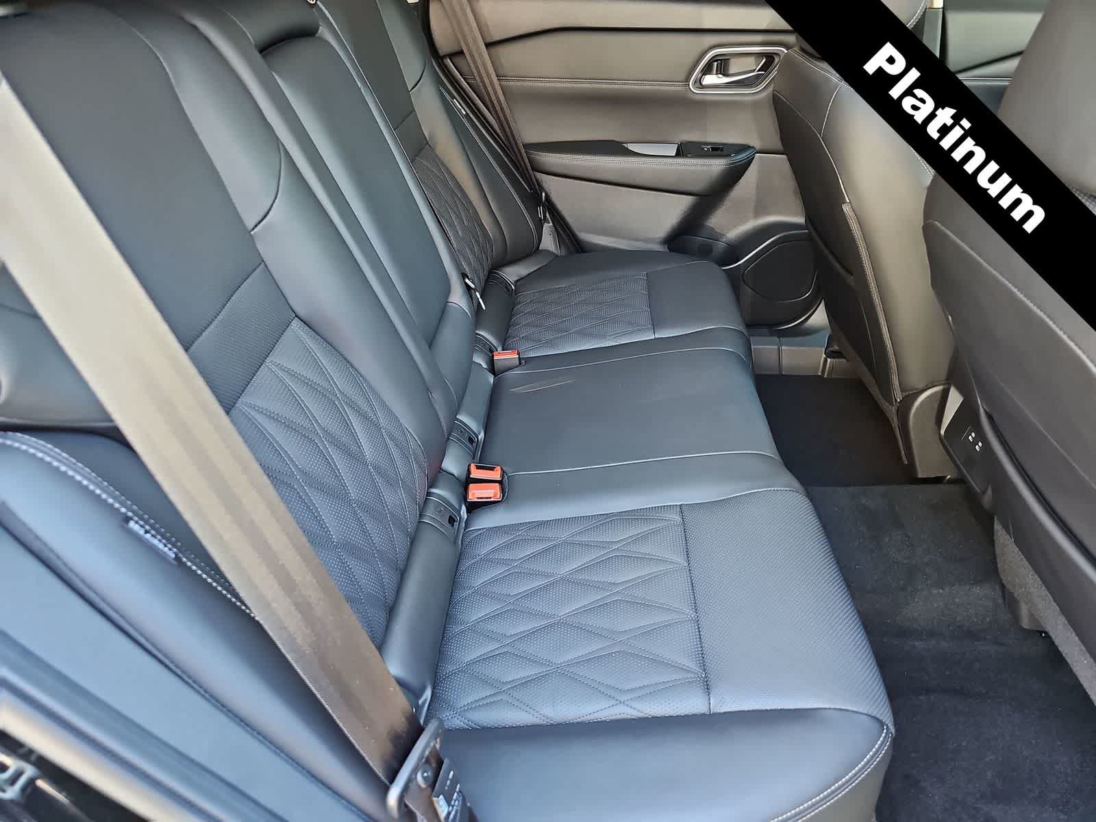 Used 2024 Nissan Rogue Platinum FWD image 17