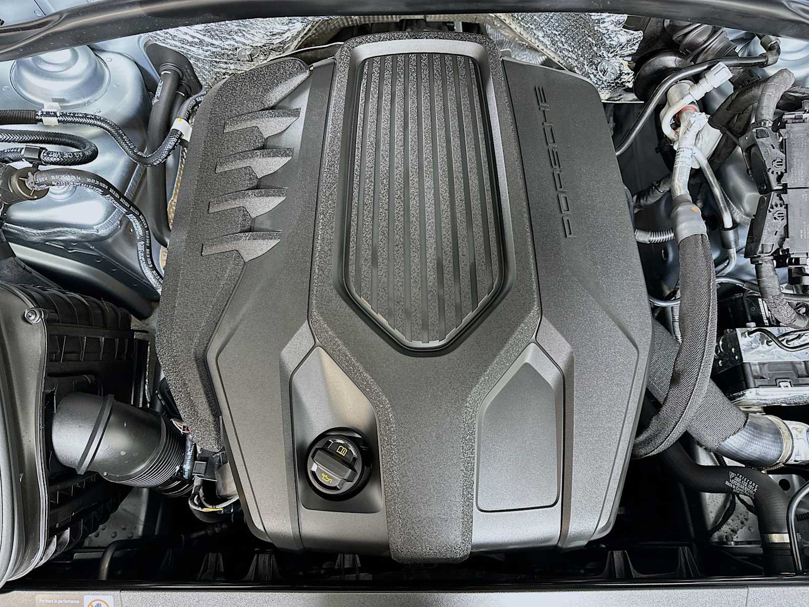 Certified 2026 Porsche Macan AWD/4WD image 31