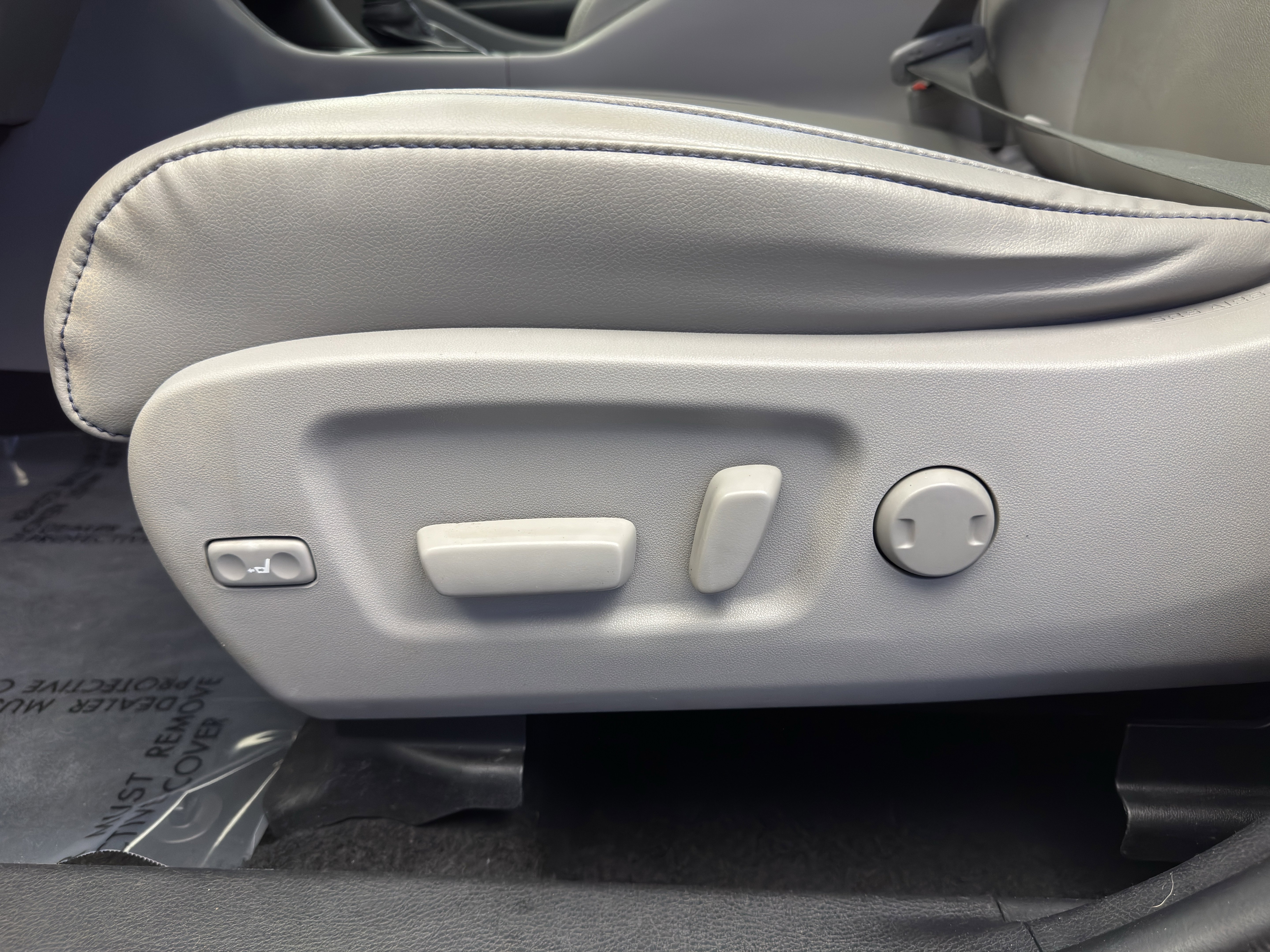 Used 2019 Toyota Highlander XLE image 12