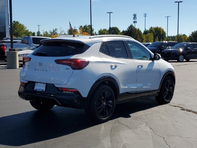 Used 2024 Buick Encore GX Sport Touring FWD image 3