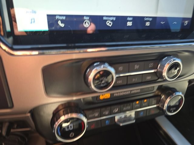 Certified 2022 Ford F250 Lariat w/ Black Appearance Package AWD/4WD image 13