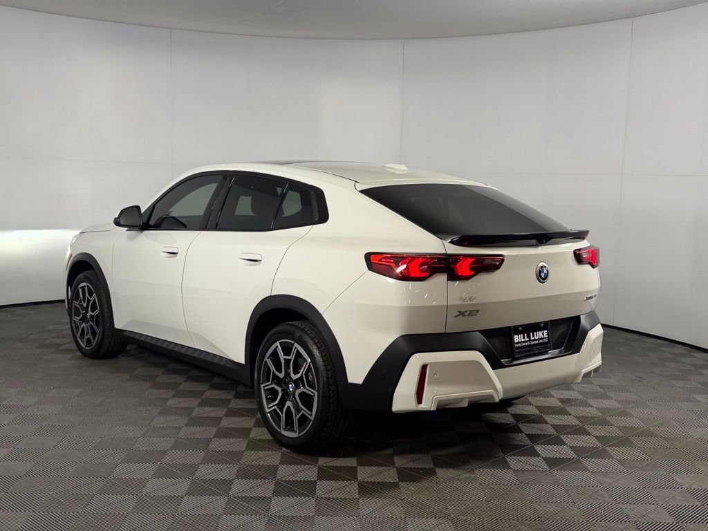 Used 2025 BMW X2 xDrive28i w/ Convenience Package image 8