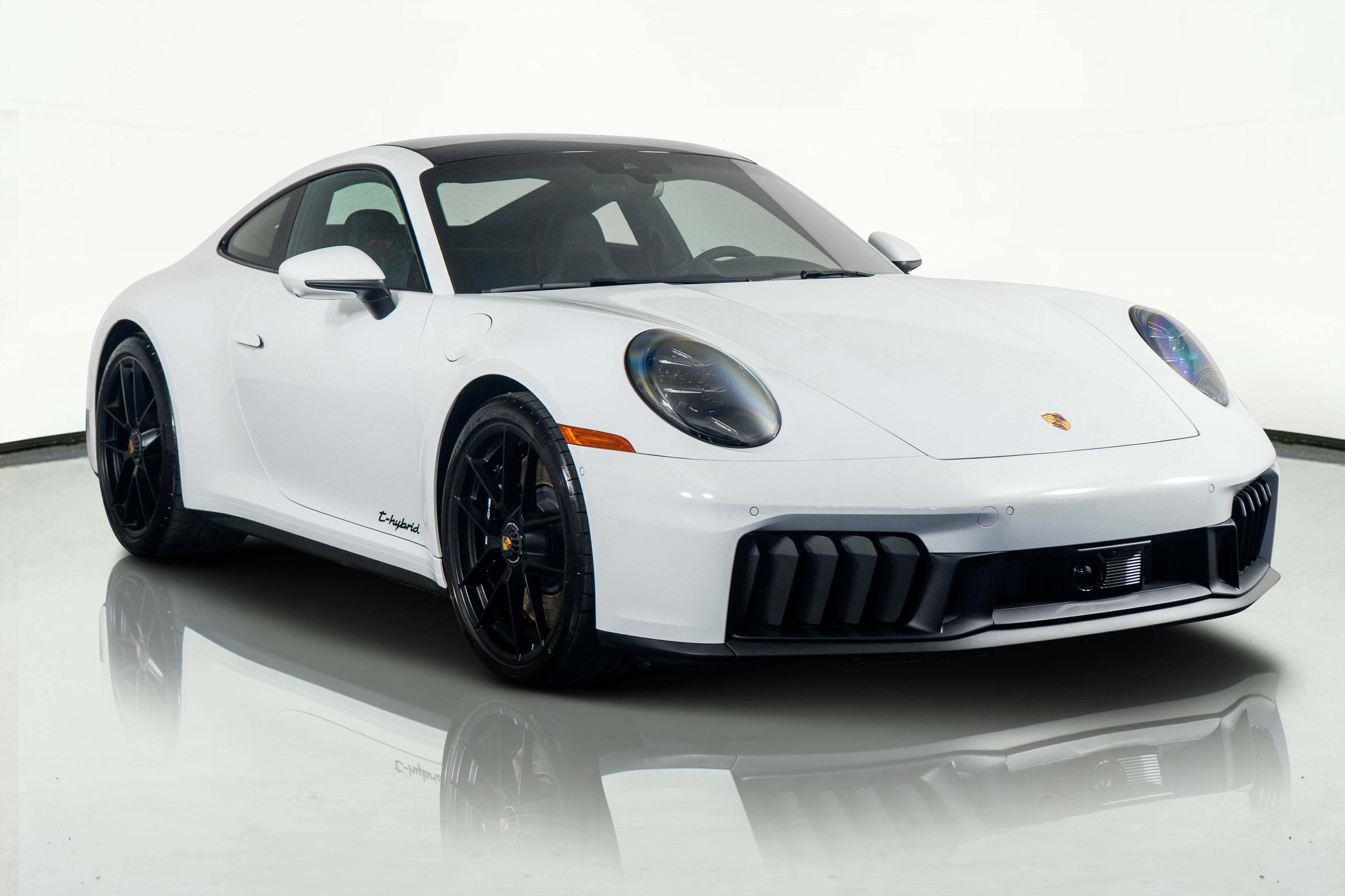 Used 2025 Porsche 911 Carrera 4 GTS AWD/4WD image 4