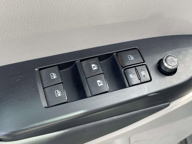 Used 2015 Toyota Highlander XLE image 27