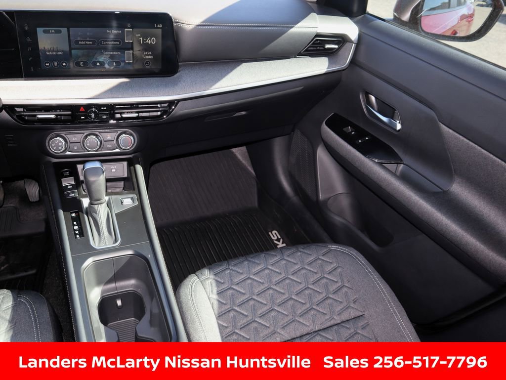 Used 2025 Nissan Kicks SV w/ Illumination Package image 16