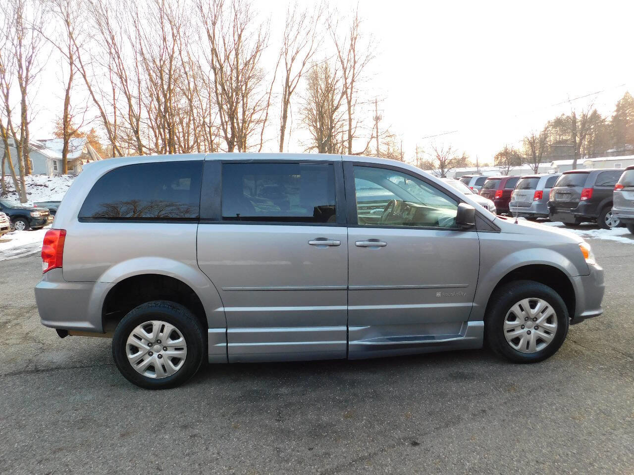 Used 2017 Dodge Grand Caravan SE w/ Power Window Group image 15