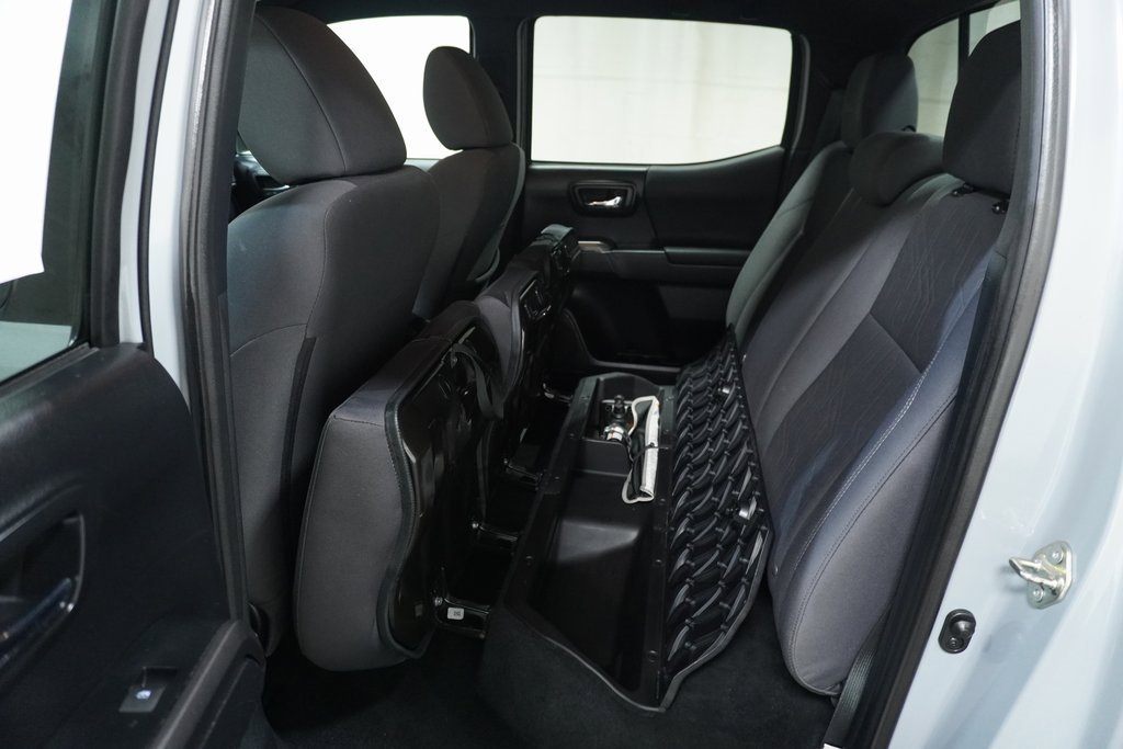 Used 2019 Toyota Tacoma TRD Sport image 12