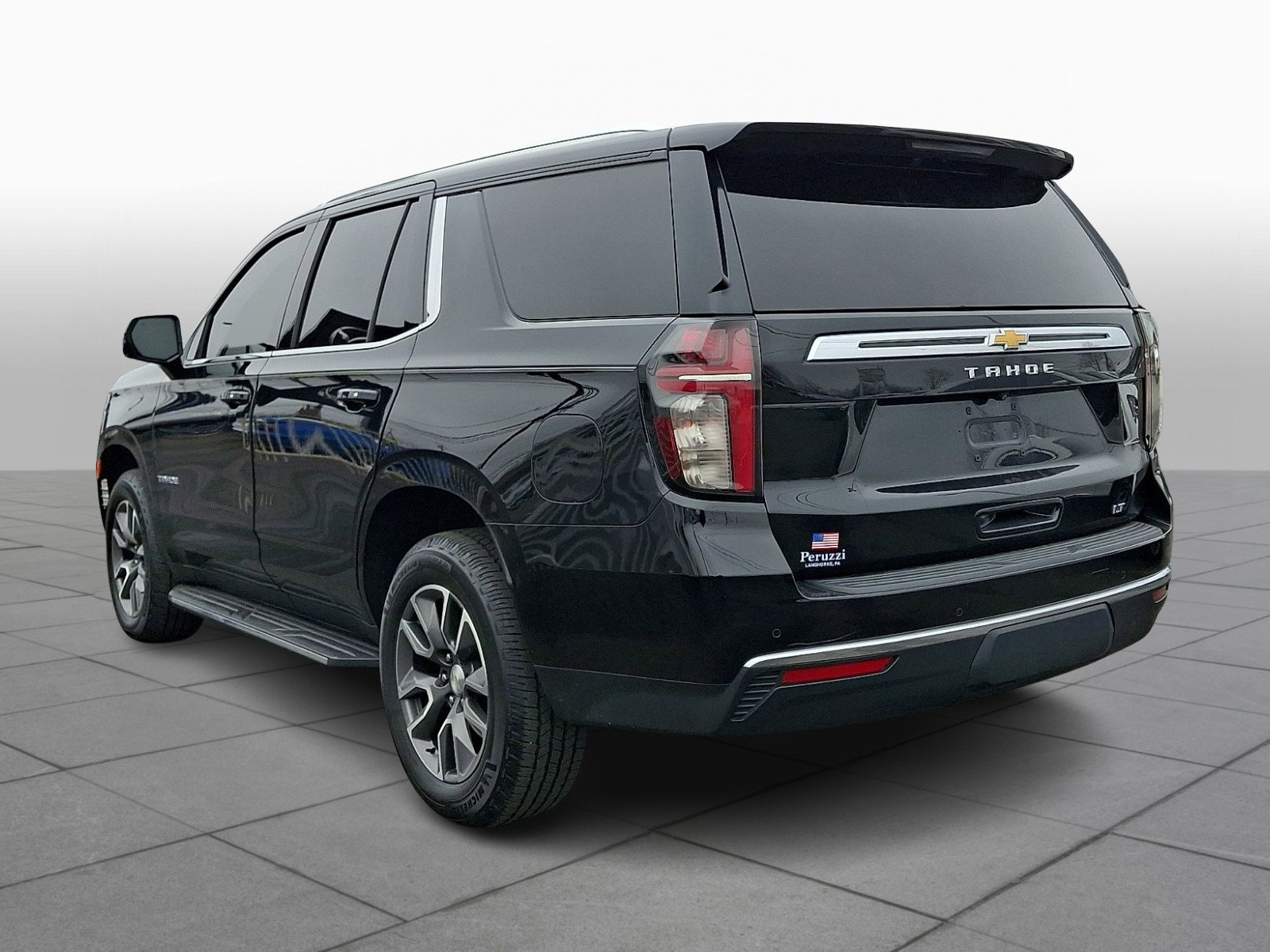 Used 2021 Chevrolet Tahoe LT w/ Luxury Package image 5