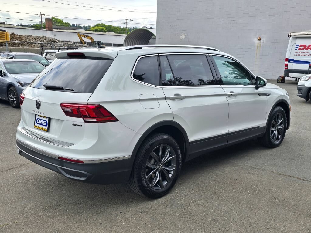 Used 2022 Volkswagen Tiguan SE AWD/4WD image 3