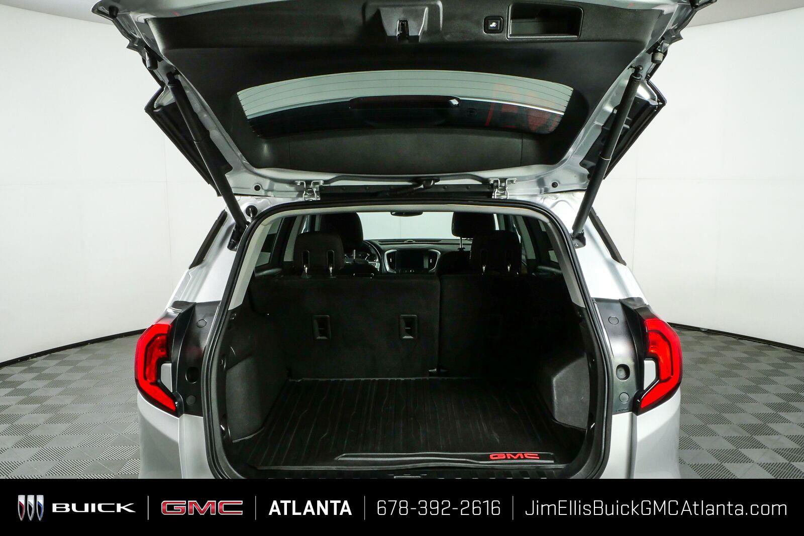 Used 2020 GMC Terrain SLE w/ Driver Convenience Package FWD image 28