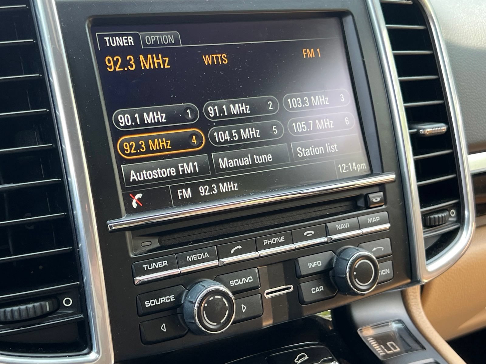 Used 2016 Porsche Cayenne AWD/4WD image 29