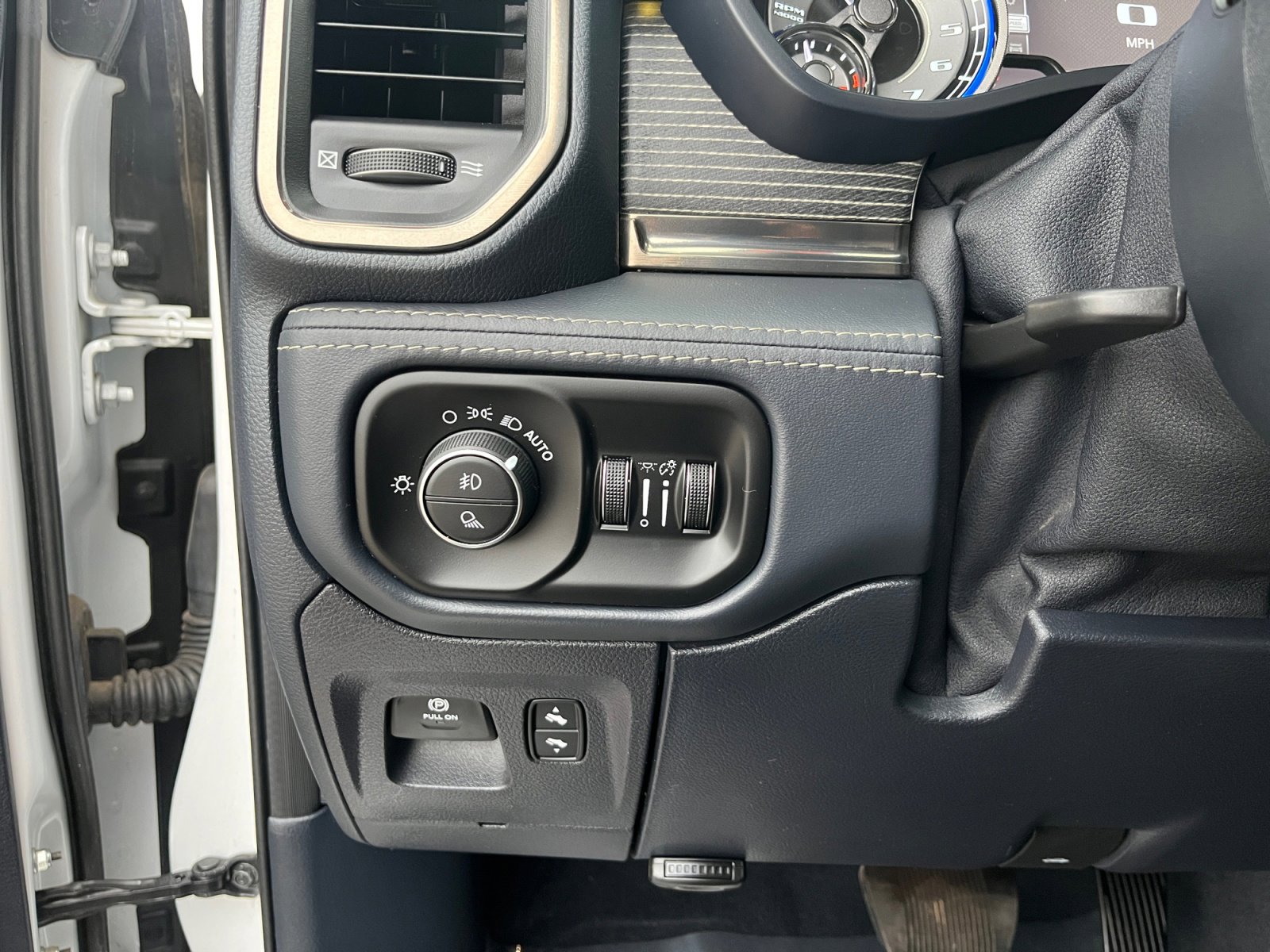 Used 2021 RAM 1500 Limited image 12