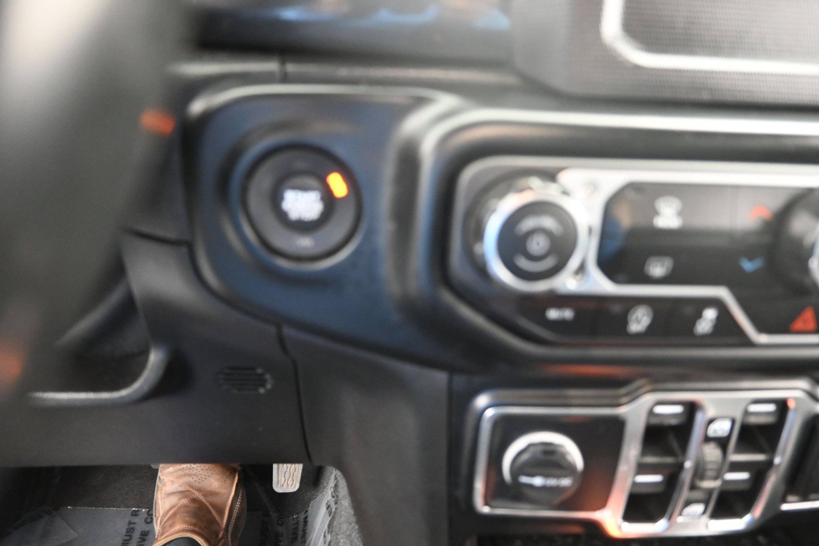 Used 2022 Jeep Wrangler Unlimited Sport AWD/4WD image 16